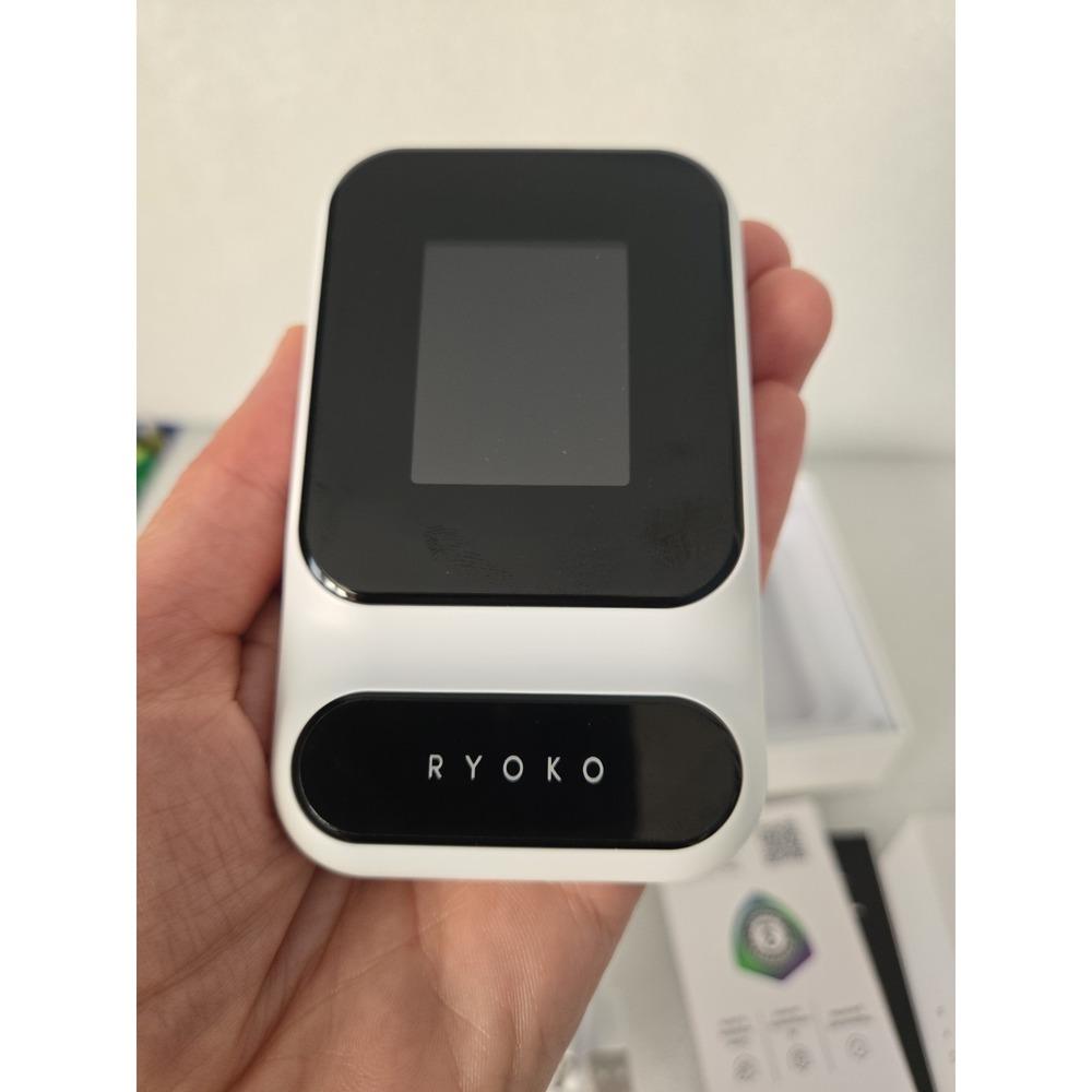 Ryoko Pro High-Speed Portable 4G LTE Wi-Fi Router - Picture 8 of 8